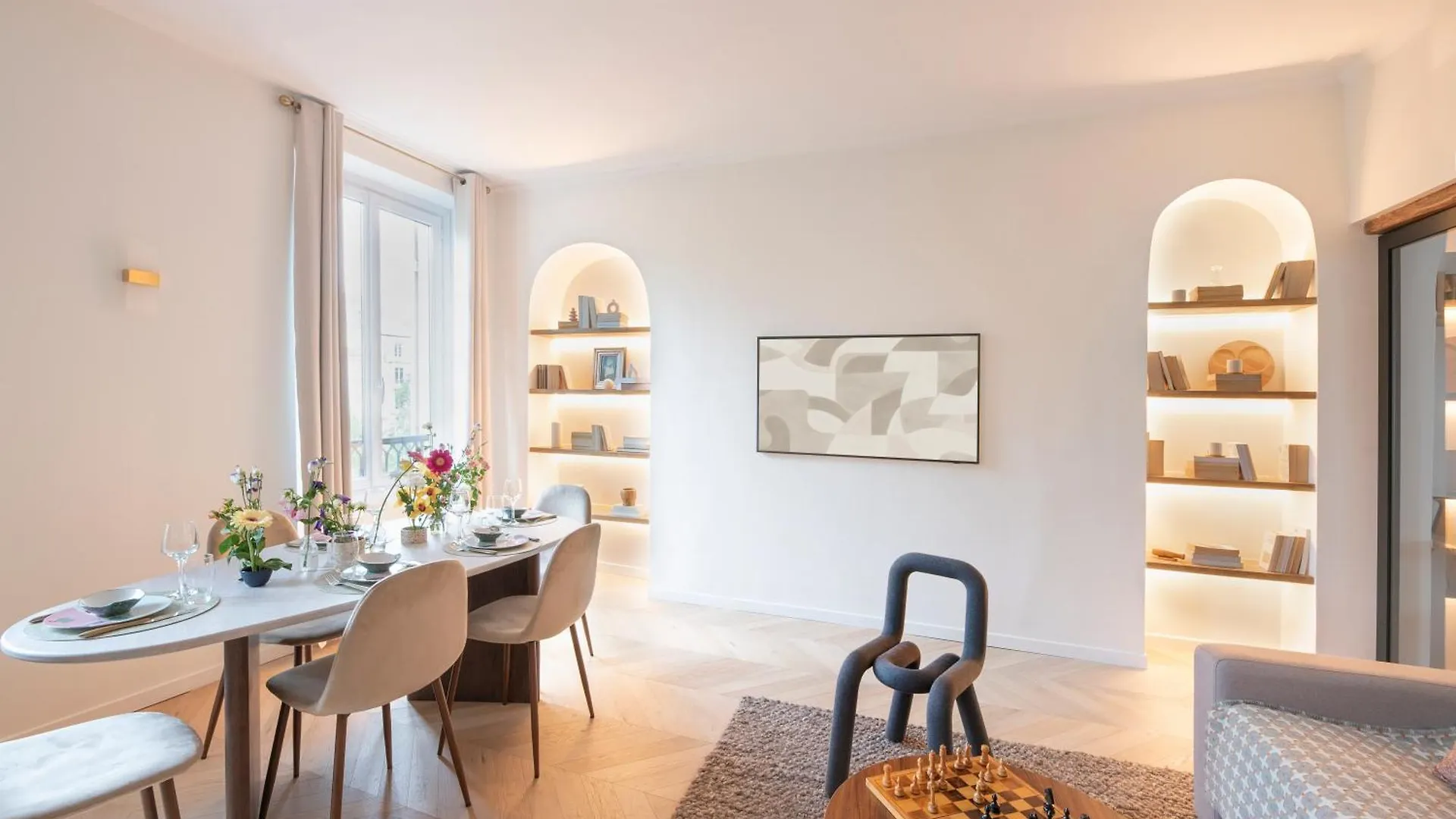 Stunning Architect-Designed Parisian Flat Lägenhet