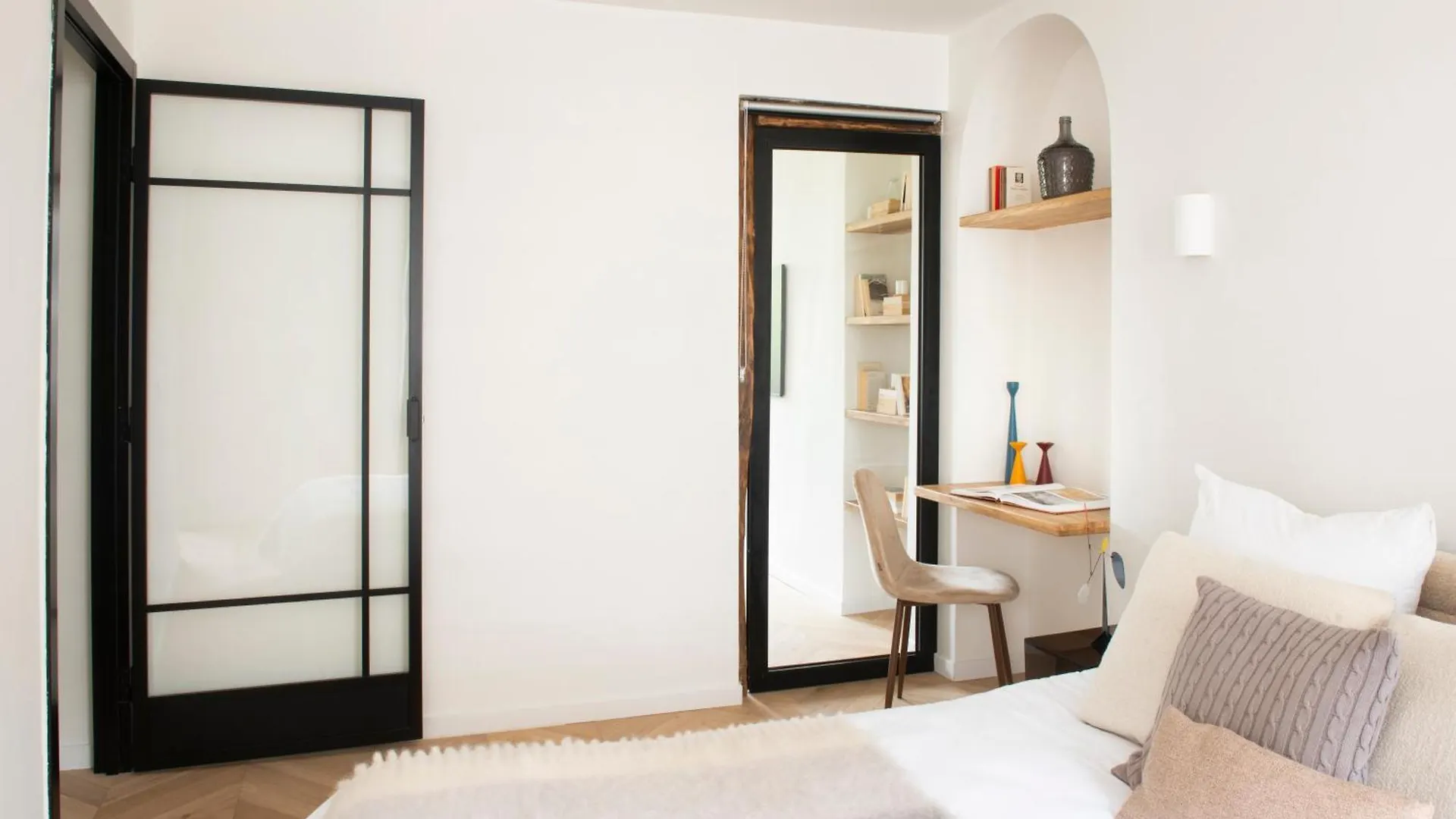 Stunning Architect-Designed Parisian Flat Apartment